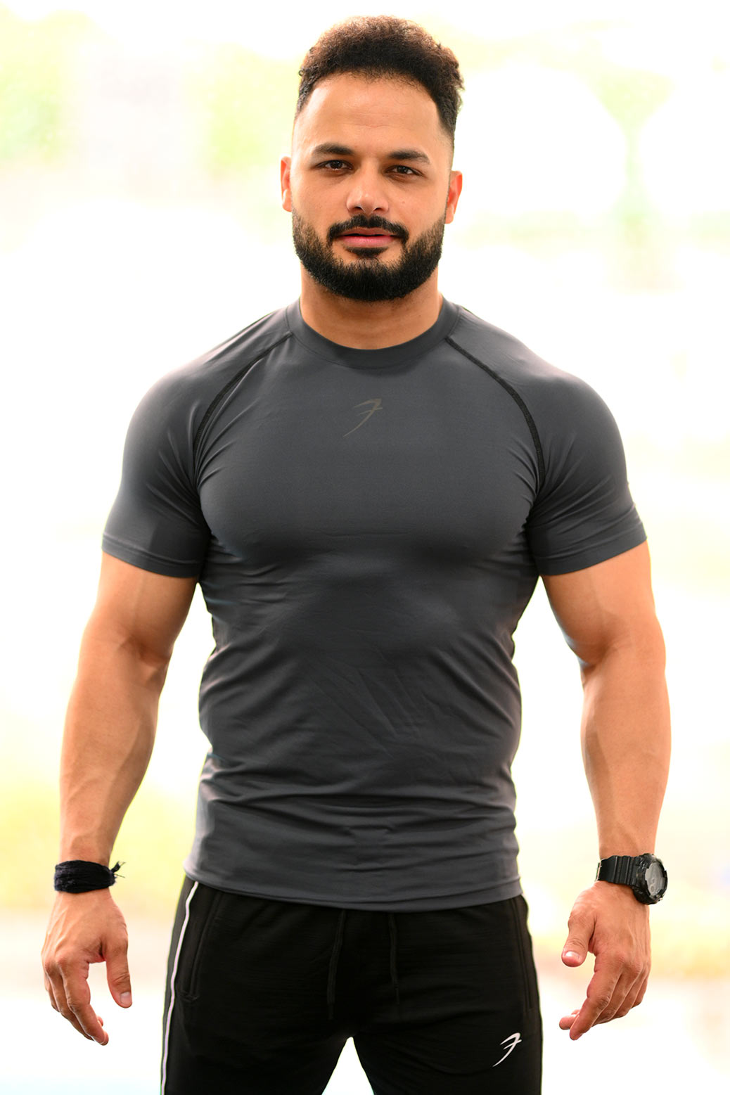Essence Tshirt Grey