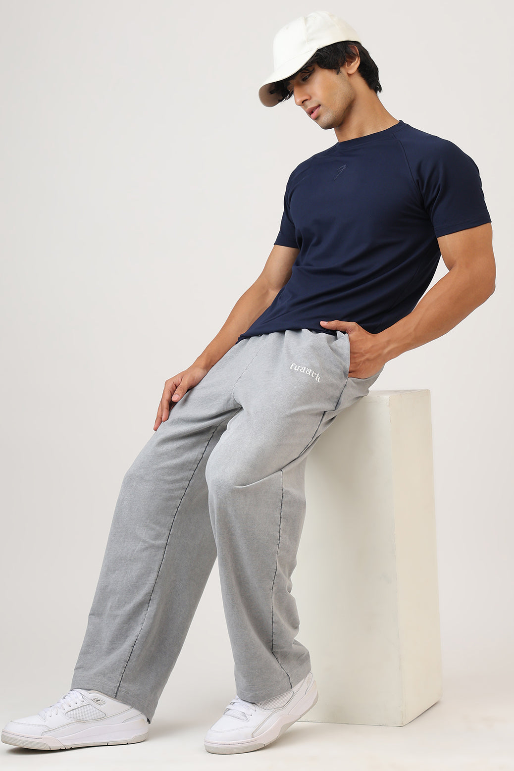 Raw Washed Loose Tracks Light Grey/White