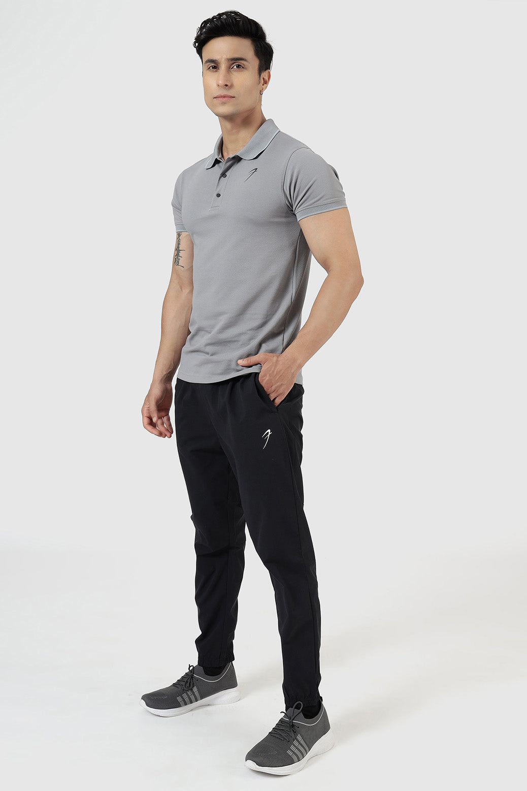 Essential Joggers Black