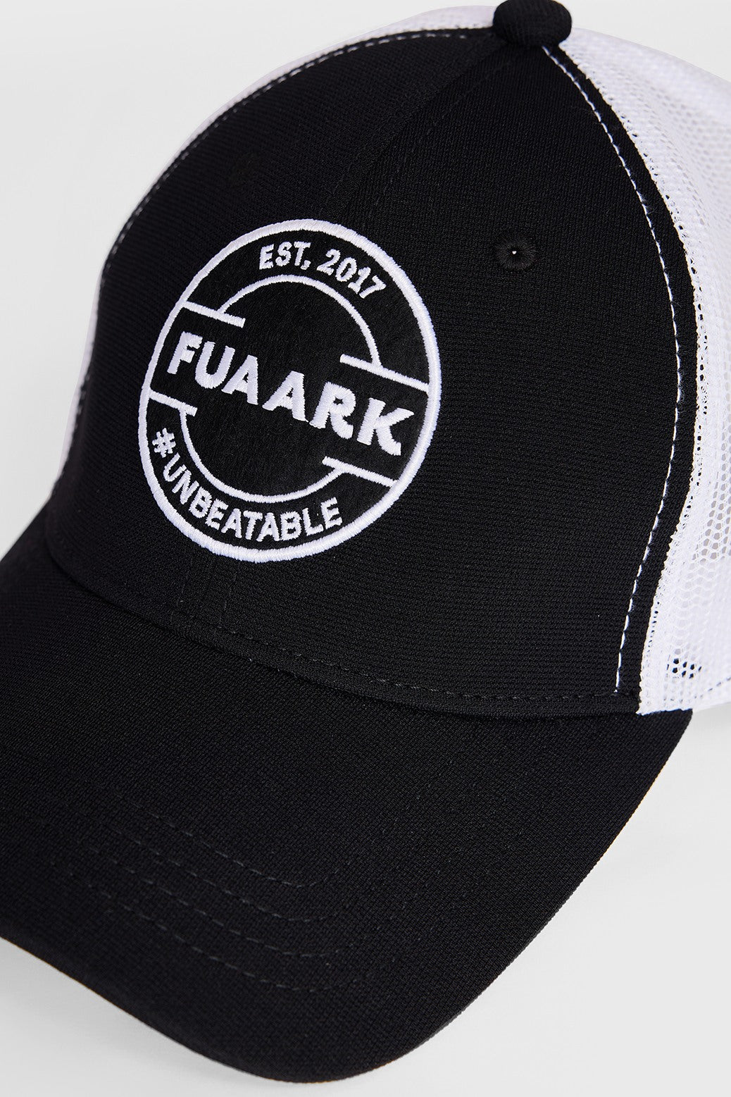 Unbeatable Trucker Cap Black/White