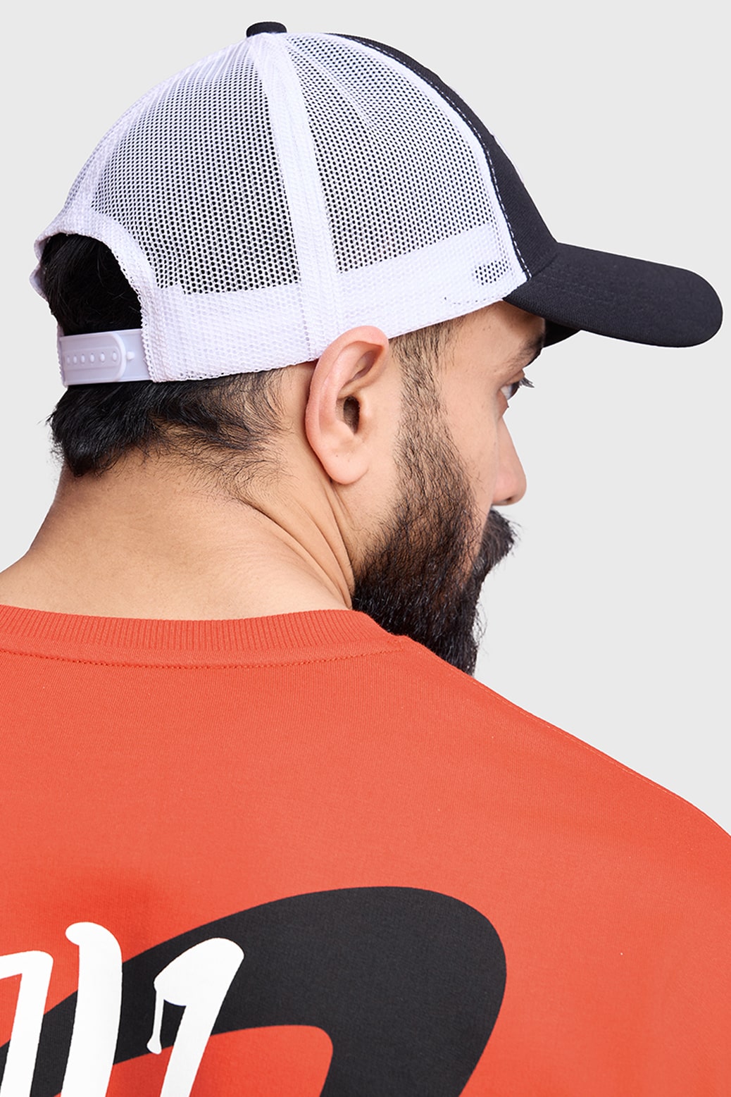 Unbeatable Trucker Cap Black/White