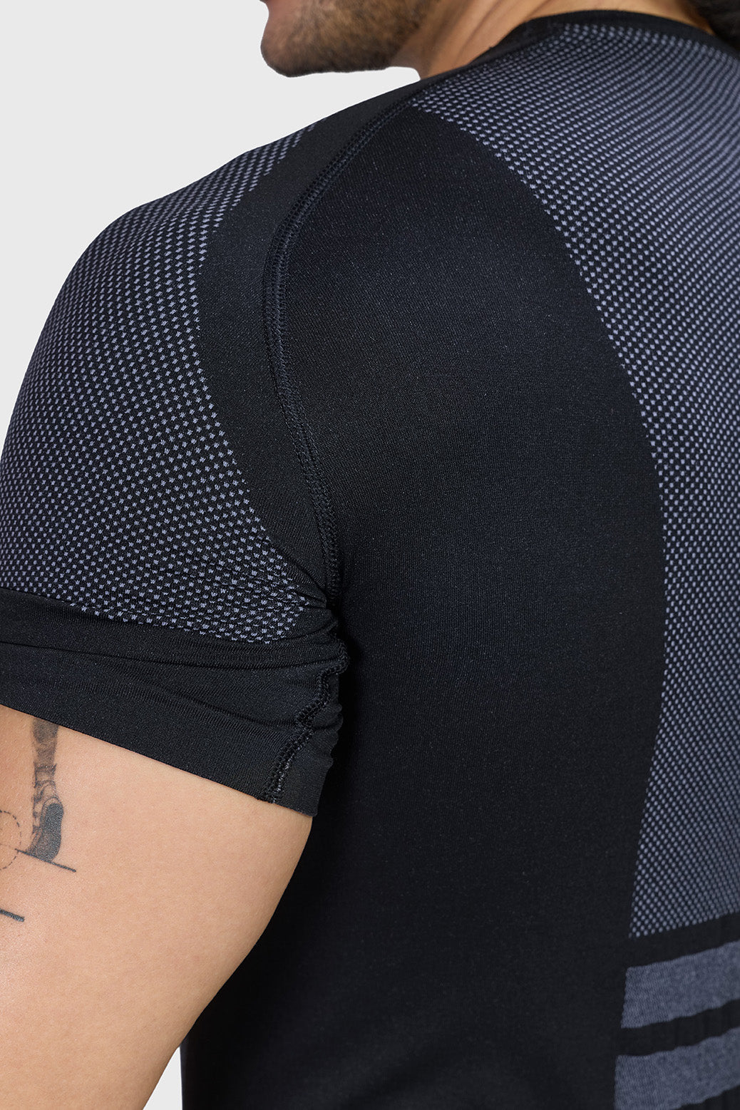 Alpha Seamless T-shirt Black/Light Grey