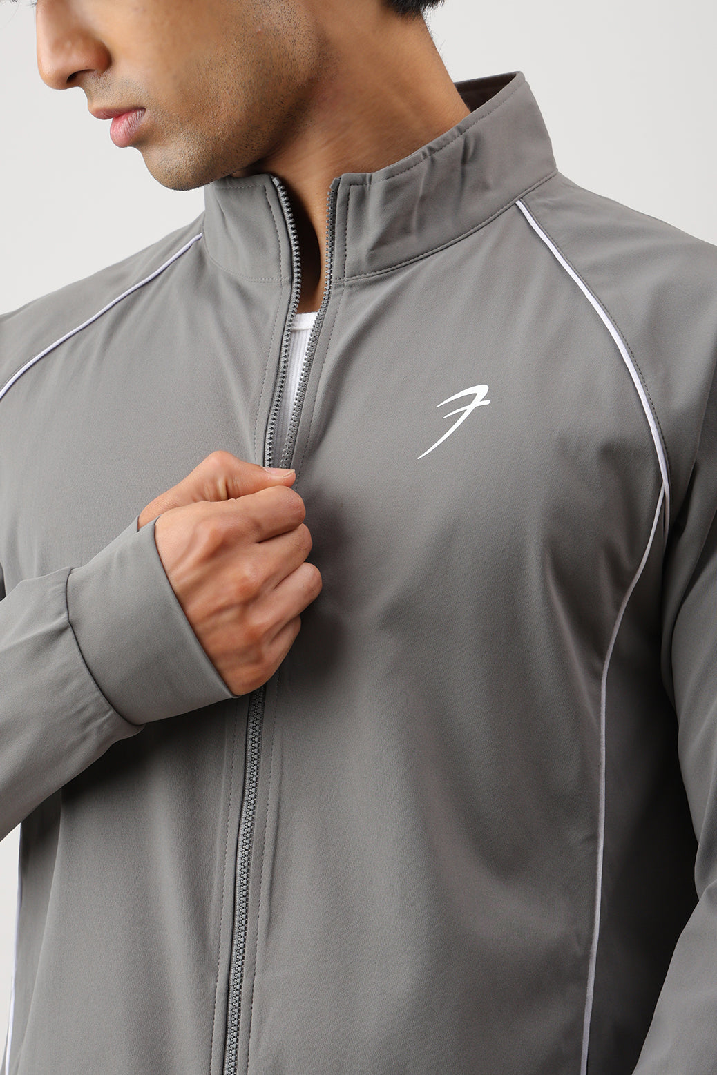 Track Club Jacket Light grey