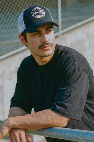 Unbeatable Trucker Cap Black/White